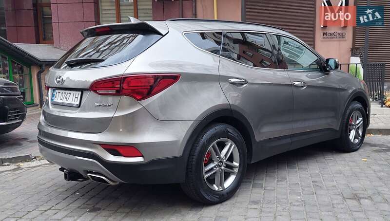 Внедорожник / Кроссовер Hyundai Santa FE 2016 в Ивано-Франковске