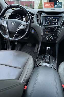 Внедорожник / Кроссовер Hyundai Santa FE 2016 в 