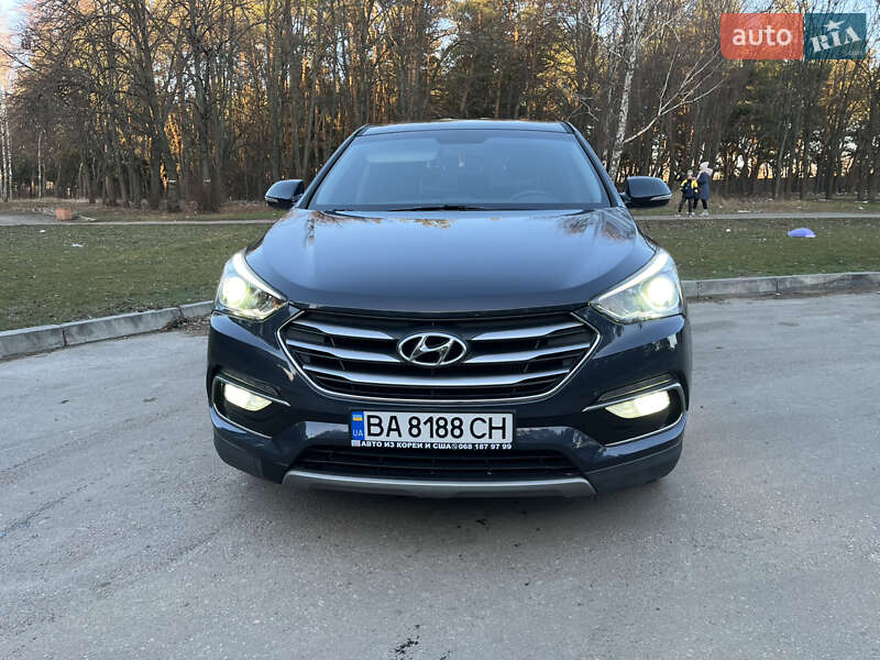 Внедорожник / Кроссовер Hyundai Santa FE 2015 в 