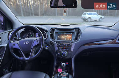 Внедорожник / Кроссовер Hyundai Santa FE 2015 в 