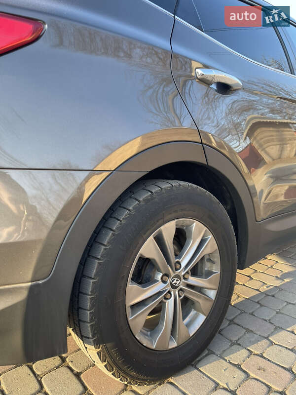Позашляховик / Кросовер Hyundai Santa FE 2012 в Тлумачі