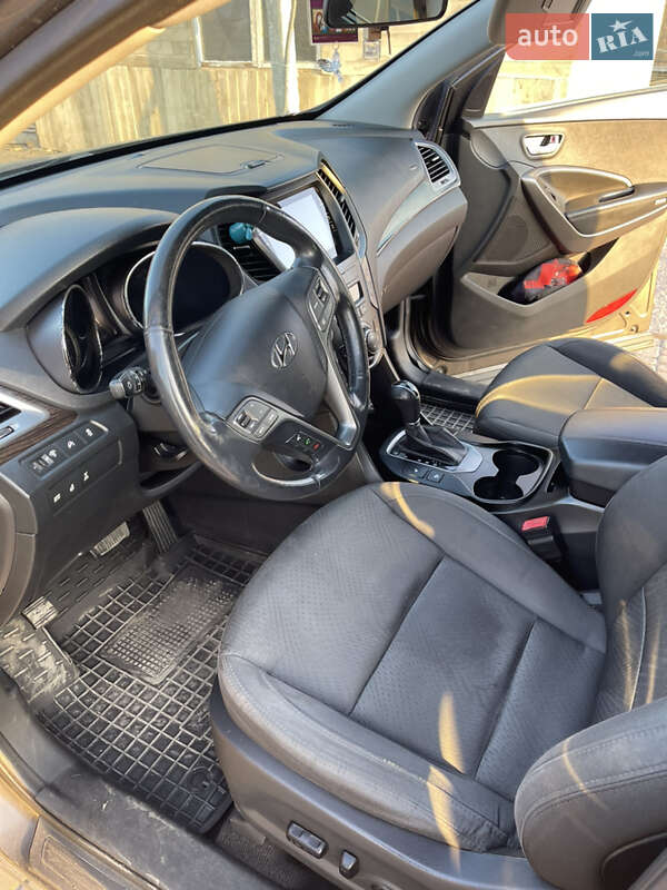 Позашляховик / Кросовер Hyundai Santa FE 2012 в Тлумачі