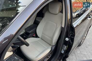 Внедорожник / Кроссовер Hyundai Santa FE 2015 в 