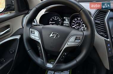 Внедорожник / Кроссовер Hyundai Santa FE 2015 в 
