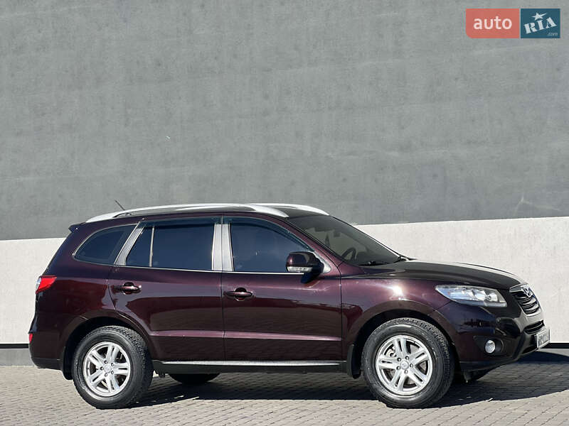 Внедорожник / Кроссовер Hyundai Santa FE 2011 в Тернополе