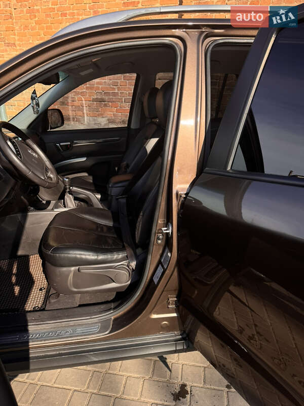 Внедорожник / Кроссовер Hyundai Santa FE 2010 в Здолбунове