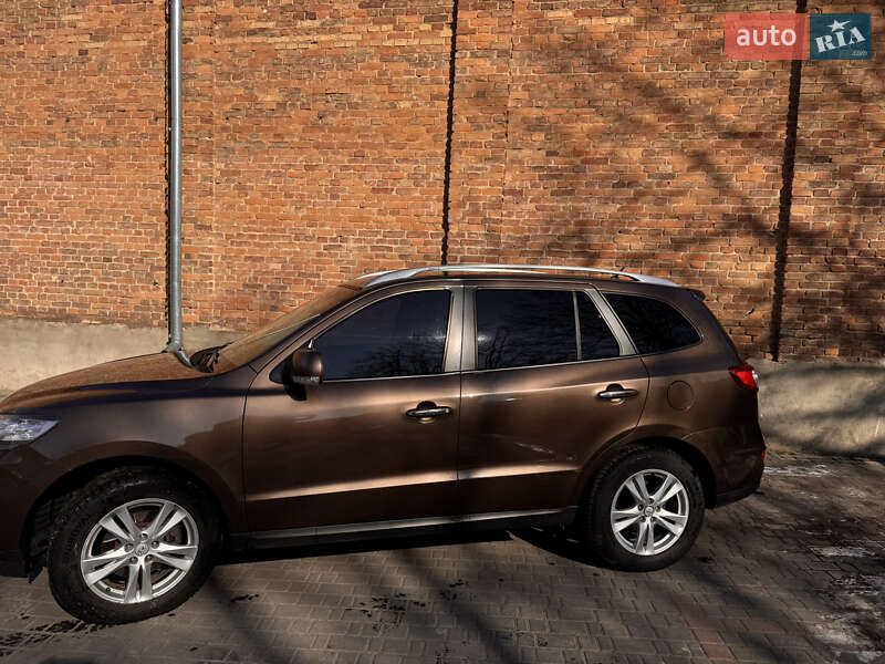 Внедорожник / Кроссовер Hyundai Santa FE 2010 в Здолбунове