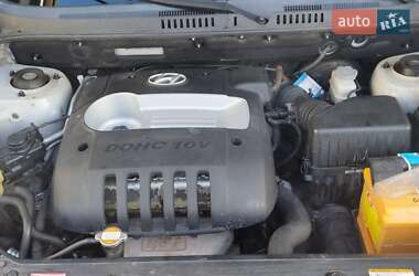 Внедорожник / Кроссовер Hyundai Santa FE 2005 в 