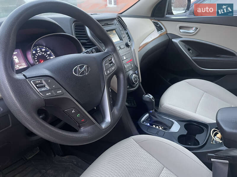 Позашляховик / Кросовер Hyundai Santa FE 2015 в Буковеле фото 2 Позашляховик / Кросовер Hyundai Santa FE 2015 в Буковеле