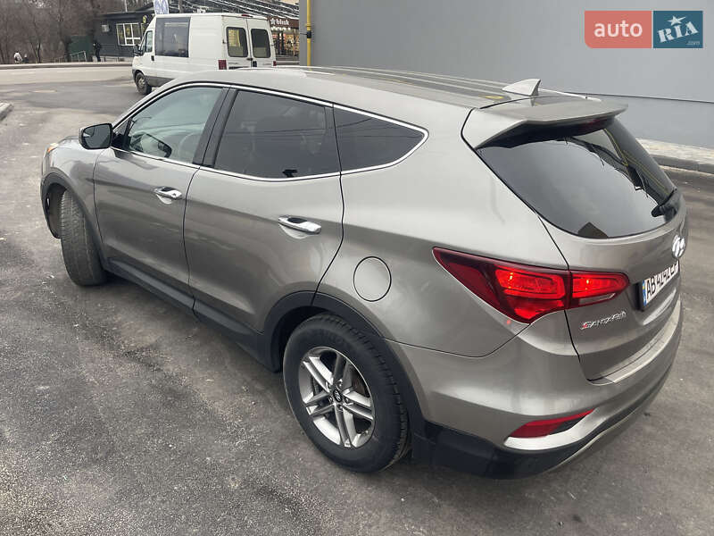 Внедорожник / Кроссовер Hyundai Santa FE 2016 в Виннице