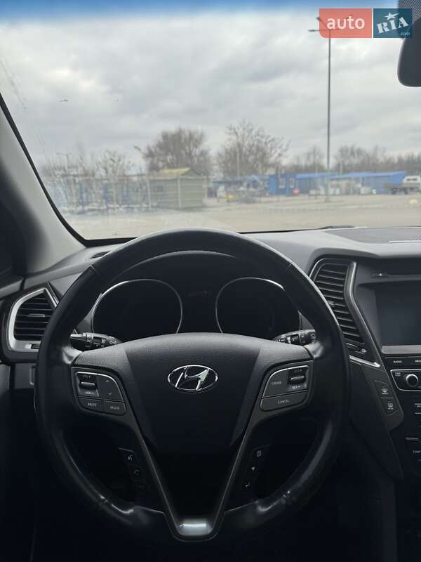 Внедорожник / Кроссовер Hyundai Santa FE 2017 в Днепре