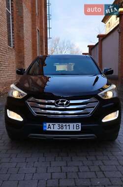 Внедорожник / Кроссовер Hyundai Santa FE 2012 в 