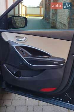 Внедорожник / Кроссовер Hyundai Santa FE 2012 в 