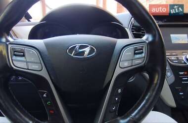 Внедорожник / Кроссовер Hyundai Santa FE 2012 в 