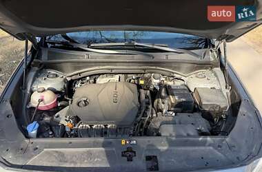 Внедорожник / Кроссовер Hyundai Santa FE 2021 в 