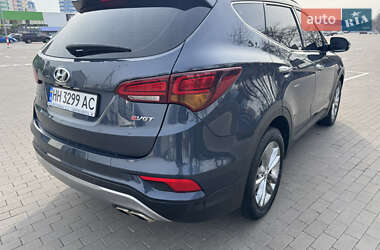 Внедорожник / Кроссовер Hyundai Santa FE 2016 в 