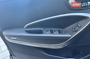 Внедорожник / Кроссовер Hyundai Santa FE 2015 в 