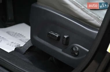 Внедорожник / Кроссовер Hyundai Santa FE 2013 в 