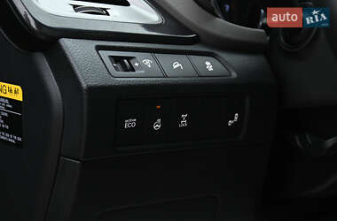 Внедорожник / Кроссовер Hyundai Santa FE 2013 в 