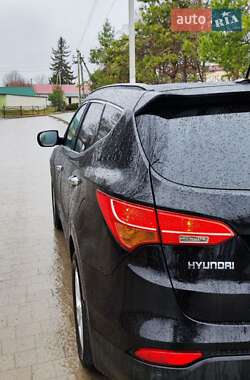Позашляховик / Кросовер Hyundai Santa FE 2012 в 
