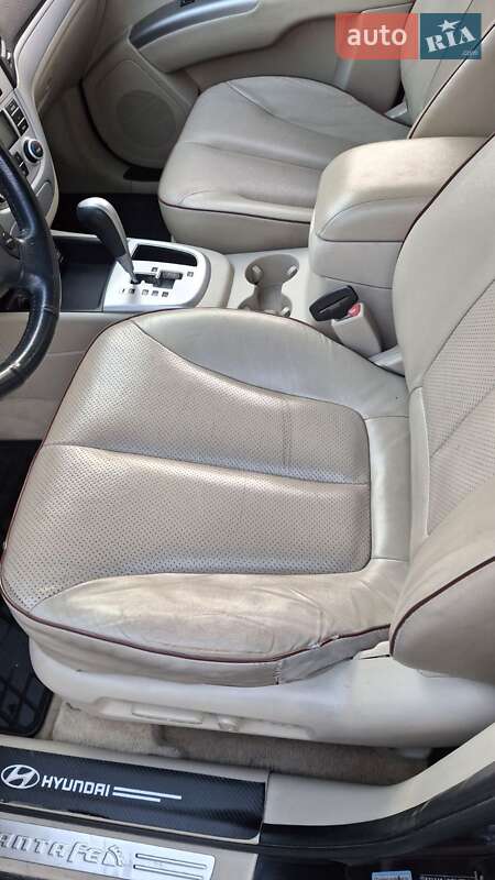 Позашляховик / Кросовер Hyundai Santa FE 2007 в Рокитному