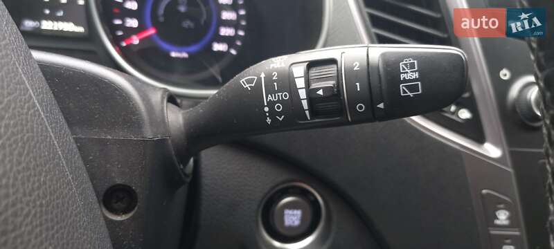 Позашляховик / Кросовер Hyundai Santa FE 2013 в Миколаєві