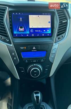 Внедорожник / Кроссовер Hyundai Santa FE 2015 в 