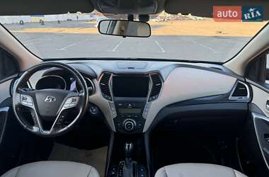 Внедорожник / Кроссовер Hyundai Santa FE 2015 в 