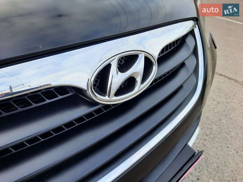 Внедорожник / Кроссовер Hyundai Santa FE 2012 в Полтаве