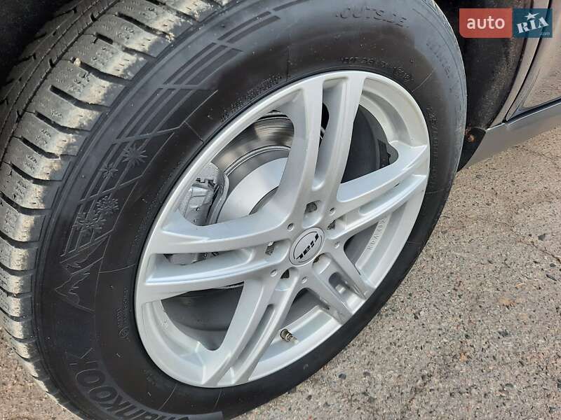 Внедорожник / Кроссовер Hyundai Santa FE 2012 в Полтаве