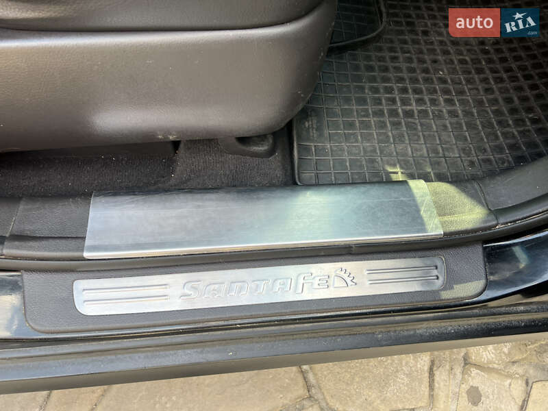 Позашляховик / Кросовер Hyundai Santa FE 2011 в Броварах