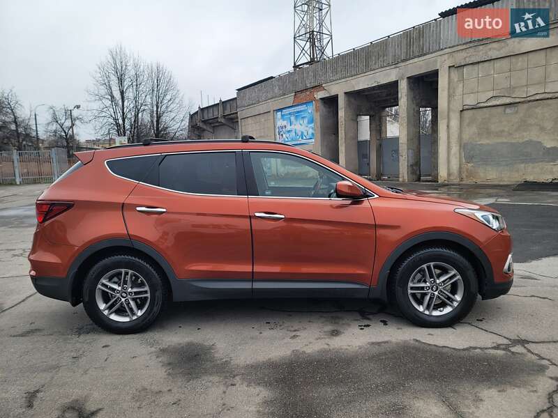 Позашляховик / Кросовер Hyundai Santa FE 2016 в Вінниці