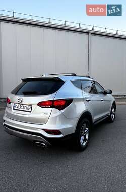 Позашляховик / Кросовер Hyundai Santa FE 2016 в 