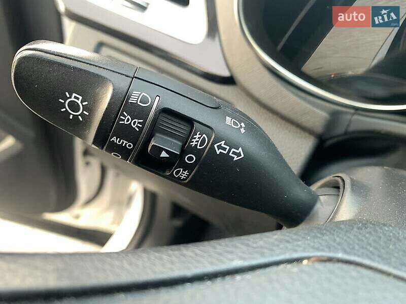 Позашляховик / Кросовер Hyundai Santa FE 2013 в Харкові