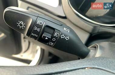 Внедорожник / Кроссовер Hyundai Santa FE 2013 в 