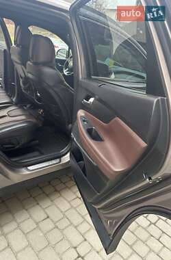 Внедорожник / Кроссовер Hyundai Santa FE 2019 в 