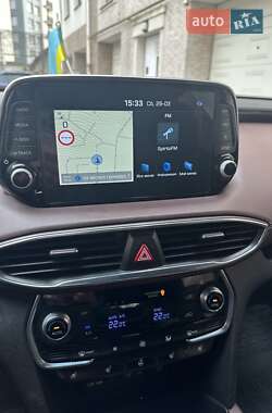 Внедорожник / Кроссовер Hyundai Santa FE 2019 в 