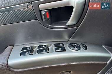 Позашляховик / Кросовер Hyundai Santa FE 2011 в 