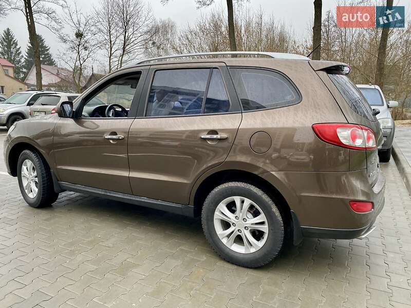 Позашляховик / Кросовер Hyundai Santa FE 2011 в Бучі