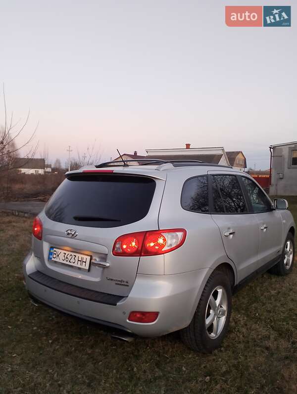 Позашляховик / Кросовер Hyundai Santa FE 2008 в Рокитному