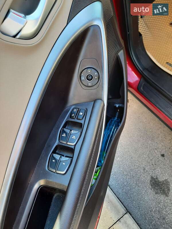 Позашляховик / Кросовер Hyundai Santa FE 2016 в Борисполі