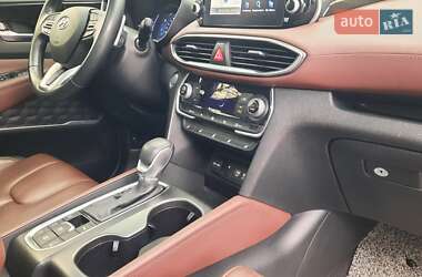 Позашляховик / Кросовер Hyundai Santa FE 2018 в 