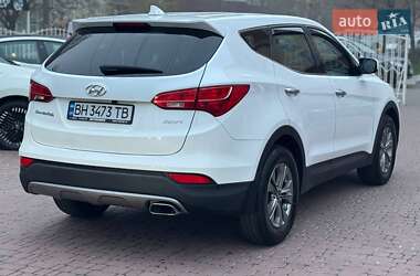 Позашляховик / Кросовер Hyundai Santa FE 2015 в 