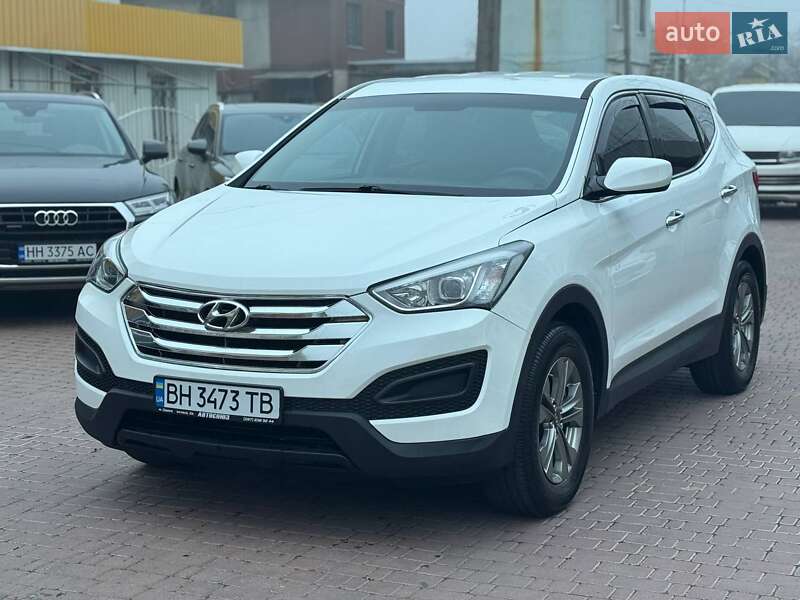 Позашляховик / Кросовер Hyundai Santa FE 2015 в 