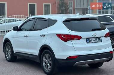 Позашляховик / Кросовер Hyundai Santa FE 2015 в 
