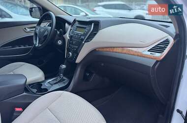 Позашляховик / Кросовер Hyundai Santa FE 2015 в 