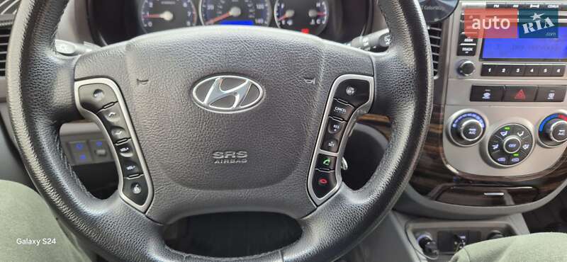 Позашляховик / Кросовер Hyundai Santa FE 2010 в Ірпені