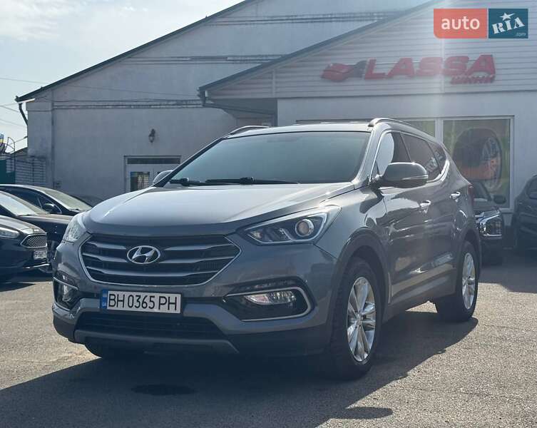 Внедорожник / Кроссовер Hyundai Santa FE 2017 в 