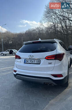 Внедорожник / Кроссовер Hyundai Santa FE 2017 в 