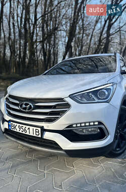 Внедорожник / Кроссовер Hyundai Santa FE 2017 в 
